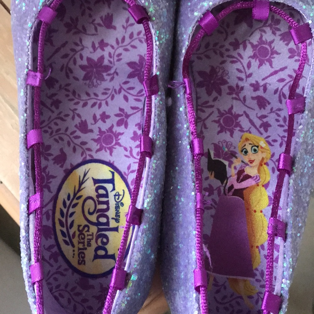 Shoes - Picture 4 of 6